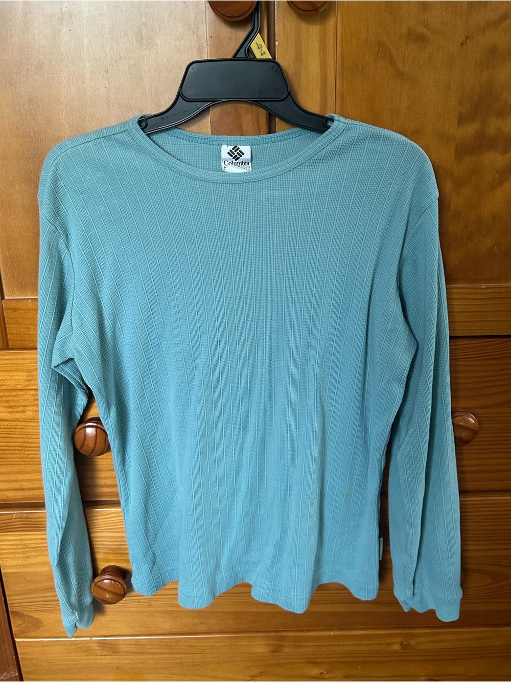 Vintage Columbia women’s Long Sleeve Ribbed Crewneck Shirt - Seafoam Blue